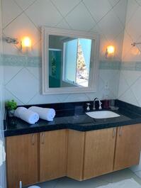 House with 5 suites in the heart of Jurerê