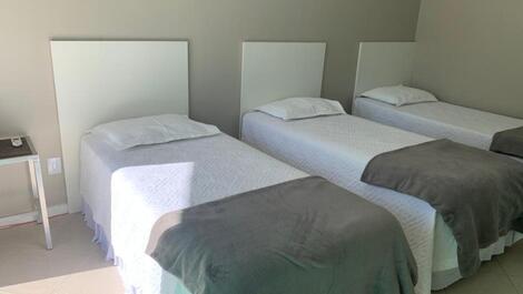 House with 5 suites in the heart of Jurerê