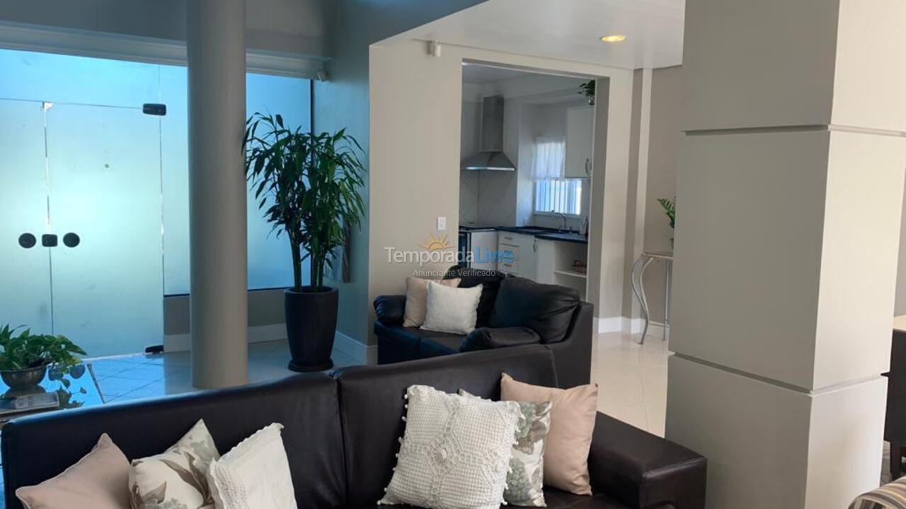 House for vacation rental in Florianopolis (Jurerê Internacional)