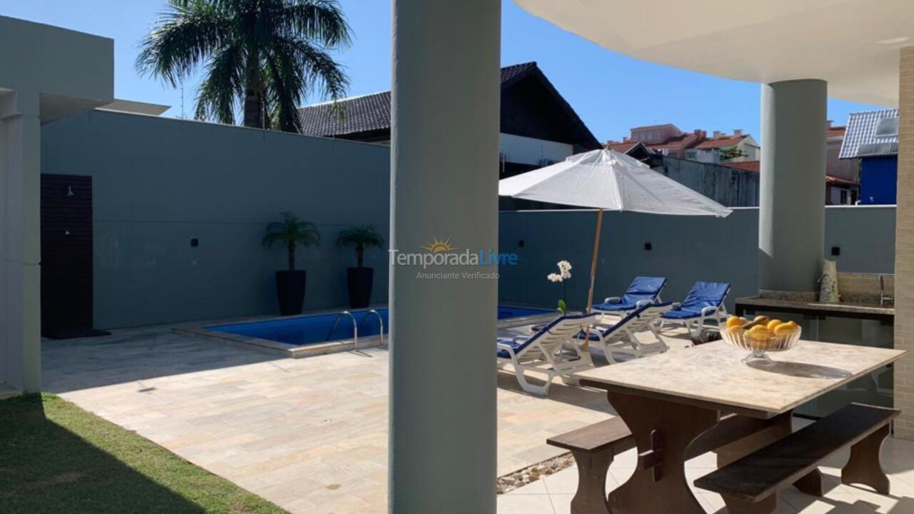 House for vacation rental in Florianopolis (Jurerê Internacional)