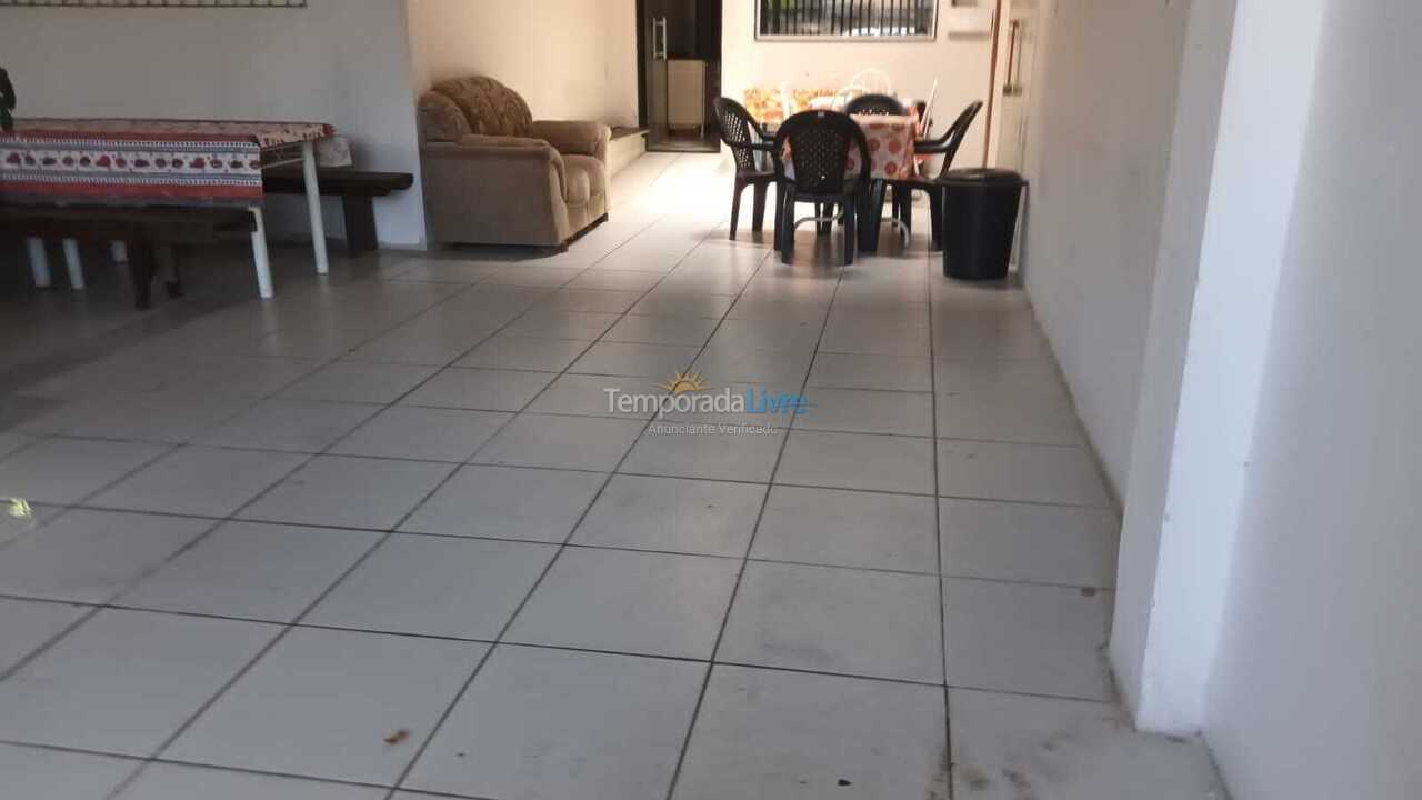 Casa para aluguel de temporada em Guarapari (Praia do Morro)