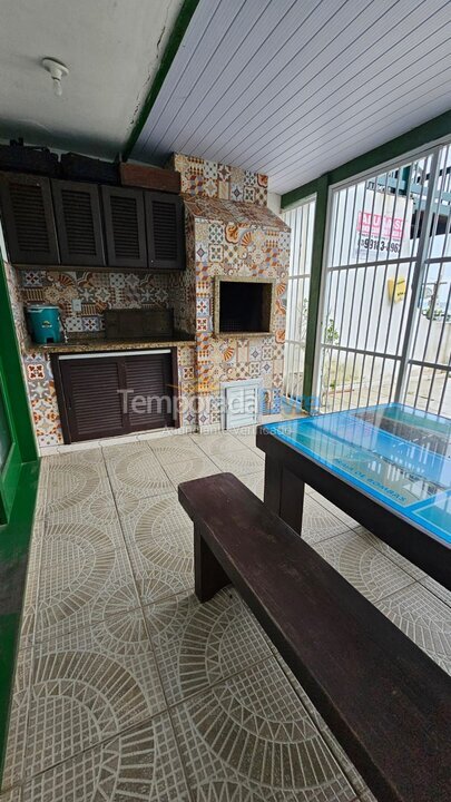 Casa para aluguel de temporada em Bombinhas (Praia de Bombas)