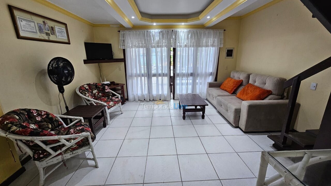 Casa para aluguel de temporada em Bombinhas (Praia de Bombas)