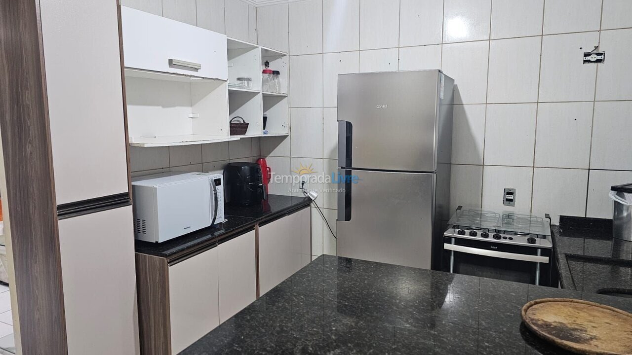 Casa para aluguel de temporada em Bombinhas (Praia de Bombas)