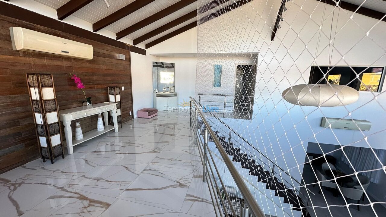 Casa para aluguel de temporada em Bombinhas (Praia de Zimbros)