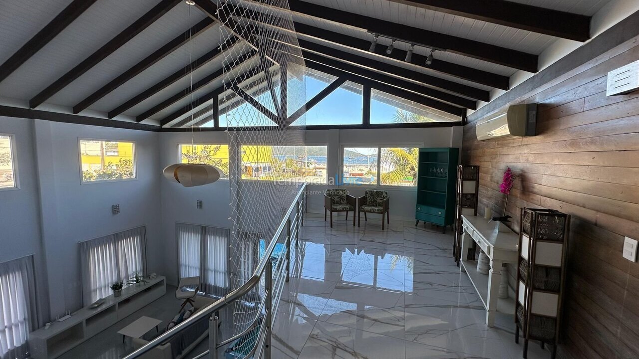 Casa para aluguel de temporada em Bombinhas (Praia de Zimbros)