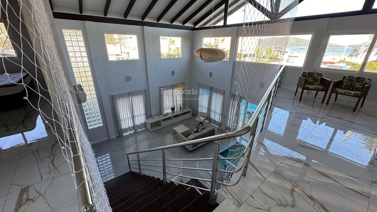 Casa para aluguel de temporada em Bombinhas (Praia de Zimbros)