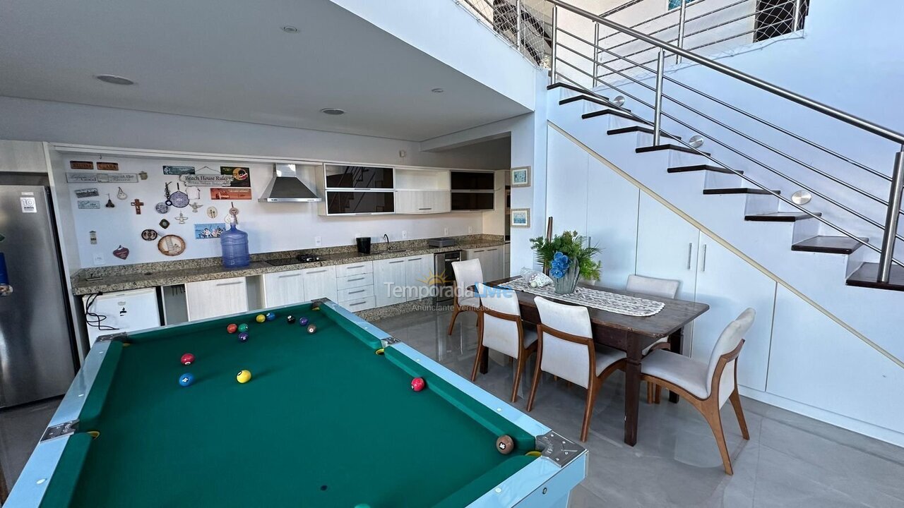 Casa para aluguel de temporada em Bombinhas (Praia de Zimbros)