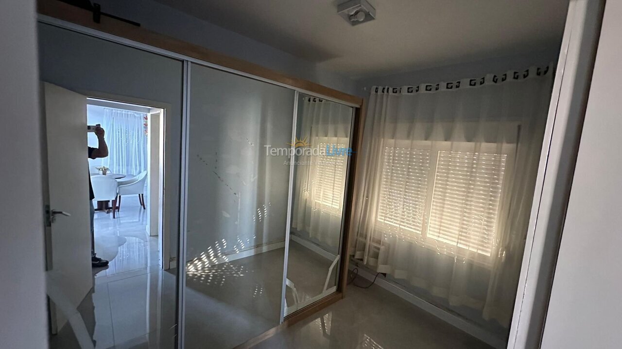 Casa para aluguel de temporada em Bombinhas (Praia de Zimbros)