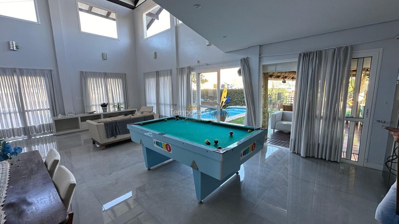 Casa para aluguel de temporada em Bombinhas (Praia de Zimbros)