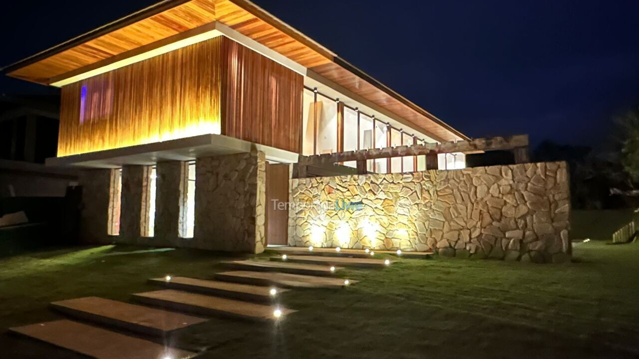 Casa para aluguel de temporada em Mata de São João (Praia do Forte)