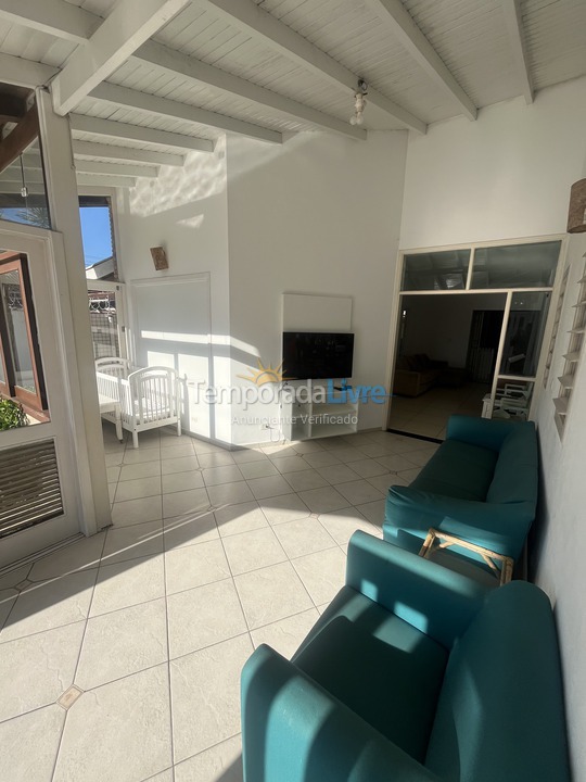 Casa para aluguel de temporada em Ubatuba (Praia Grande)