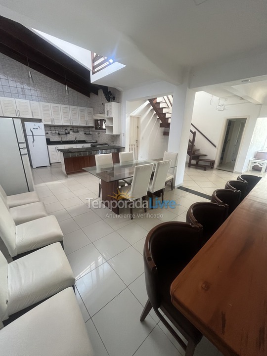 Casa para aluguel de temporada em Ubatuba (Praia Grande)