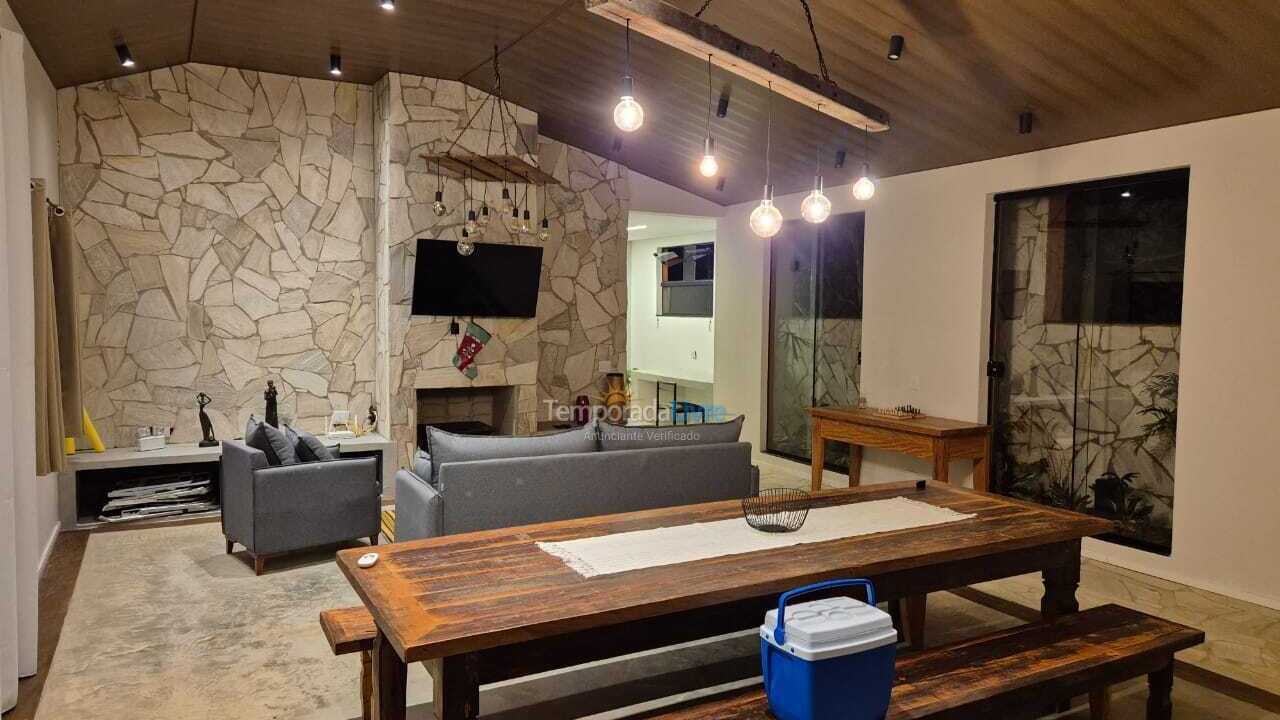 Casa para aluguel de temporada em Ibiúna (Paruru)