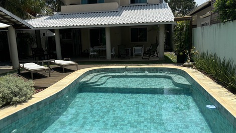 Maravilhosa casa à beira do Rio Jacuípe, excelente área gourmet