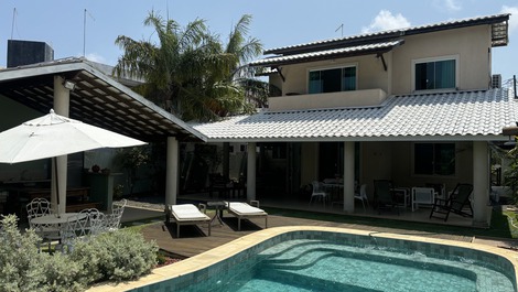 Maravilhosa casa à beira do Rio Jacuípe, excelente área gourmet