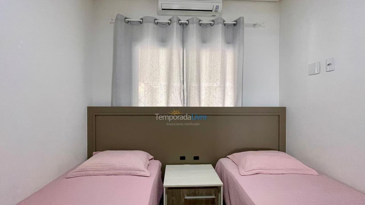 Apartment for vacation rental in Bombinhas (Canto Grande)