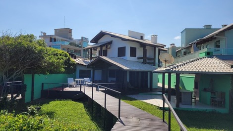 CASA DE FRENTE PARA O MAR- CÓDIGO 11