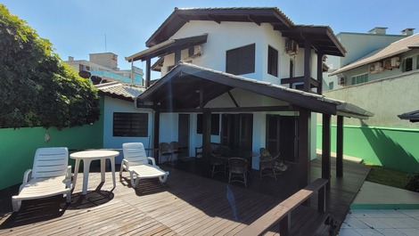 CASA DE FRENTE PARA O MAR- CÓDIGO 11