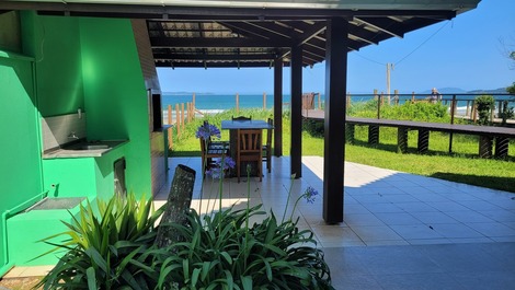 CASA DE FRENTE PARA O MAR- CÓDIGO 11