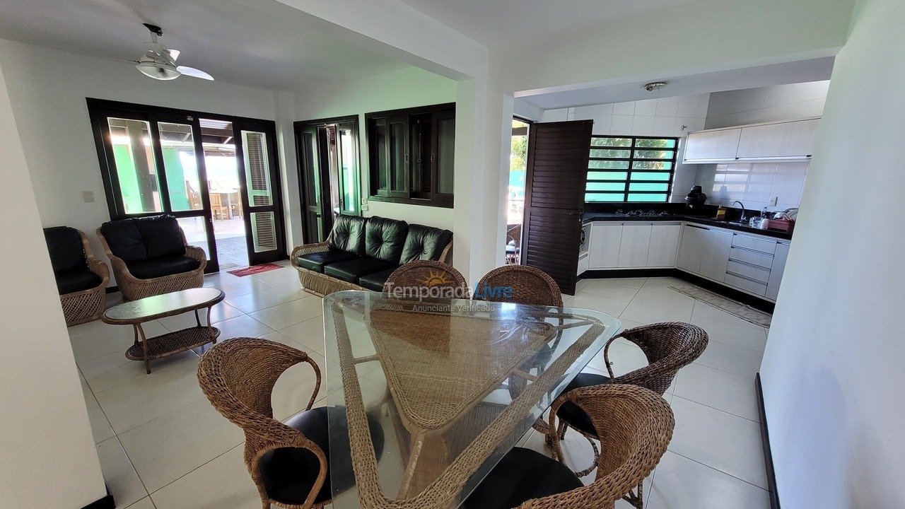 Casa para aluguel de temporada em Bombinhas (Mariscal)