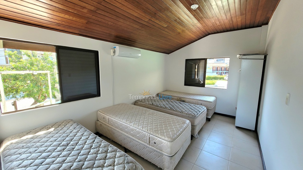 Casa para aluguel de temporada em Bombinhas (Mariscal)