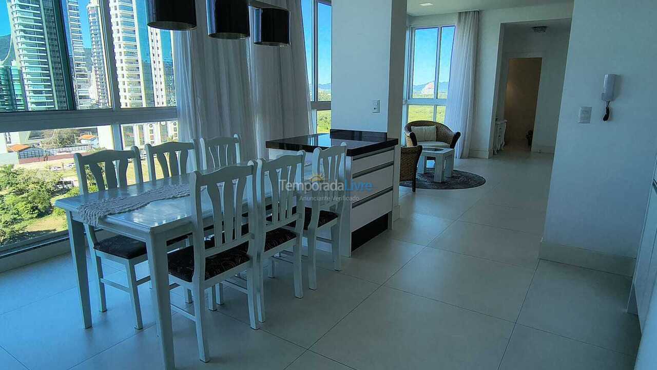 Apartamento para aluguel de temporada em Itapema (Meia Praia)