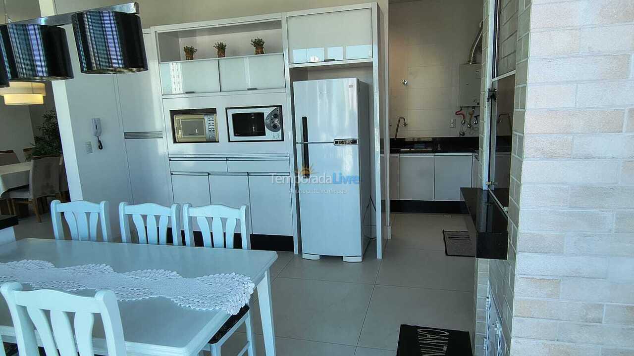 Apartamento para aluguel de temporada em Itapema (Meia Praia)