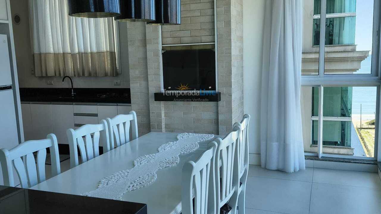 Apartamento para aluguel de temporada em Itapema (Meia Praia)