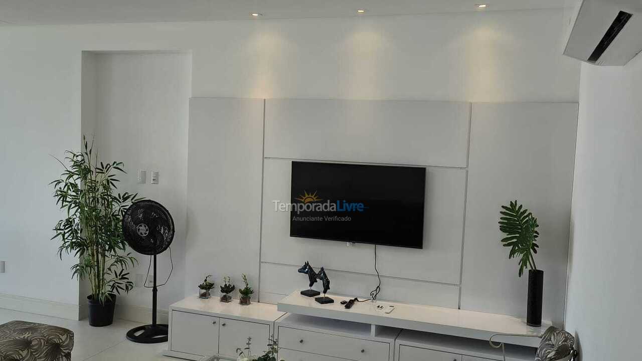 Apartamento para aluguel de temporada em Itapema (Meia Praia)