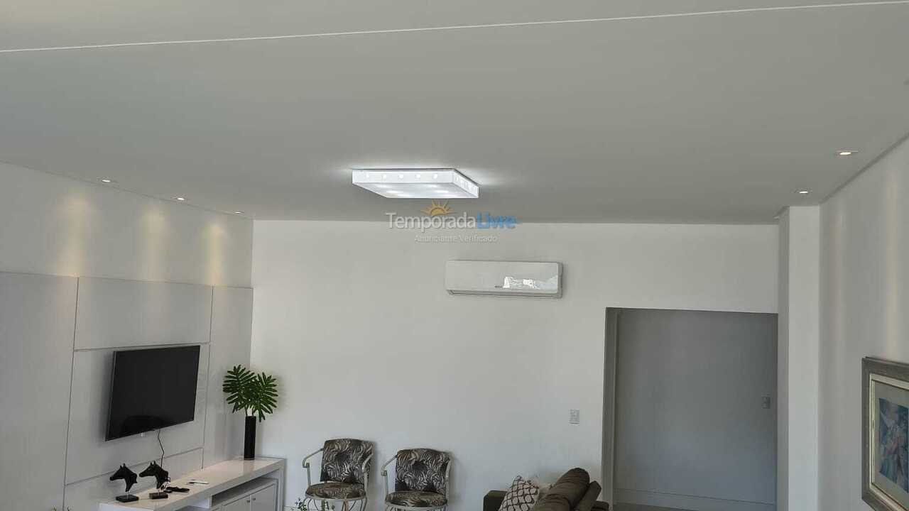 Apartamento para aluguel de temporada em Itapema (Meia Praia)