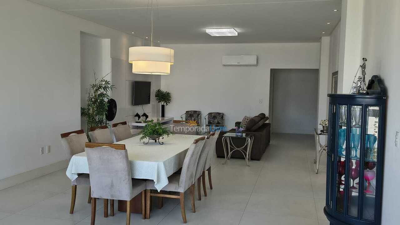 Apartamento para aluguel de temporada em Itapema (Meia Praia)