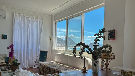 Lindo apartamento de 2 quartos frente mar
