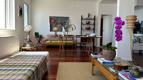 Lindo apartamento de 2 quartos frente mar