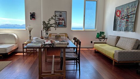 Lindo apartamento de 2 quartos frente mar