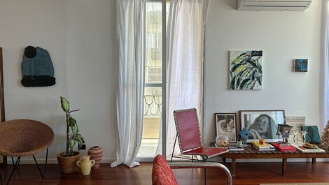 Lindo apartamento de 2 quartos frente mar