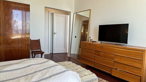 Lindo apartamento de 2 quartos frente mar