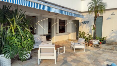 5-bedroom penthouse in Copacabana with pool