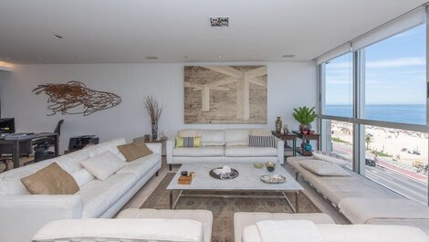 Apartamento frente mar no posto 9 de Ipanema