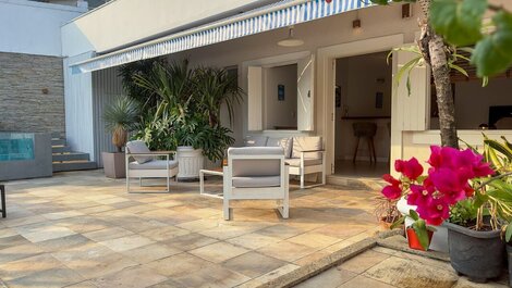 5-bedroom penthouse in Copacabana with pool