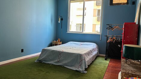 Lindo apartamento de 2 quartos frente mar