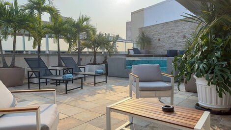 5-bedroom penthouse in Copacabana with pool