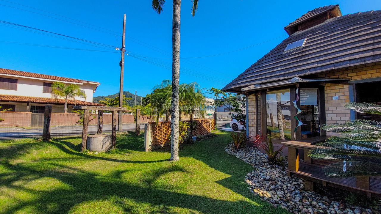 Casa para aluguel de temporada em São Francisco do Sul (Itaguaçu)