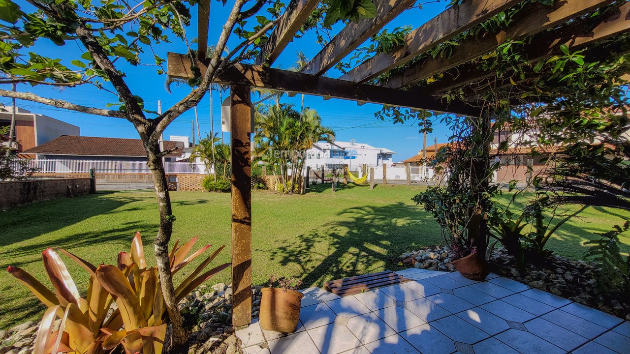 Casa para aluguel de temporada em São Francisco do Sul (Itaguaçu)