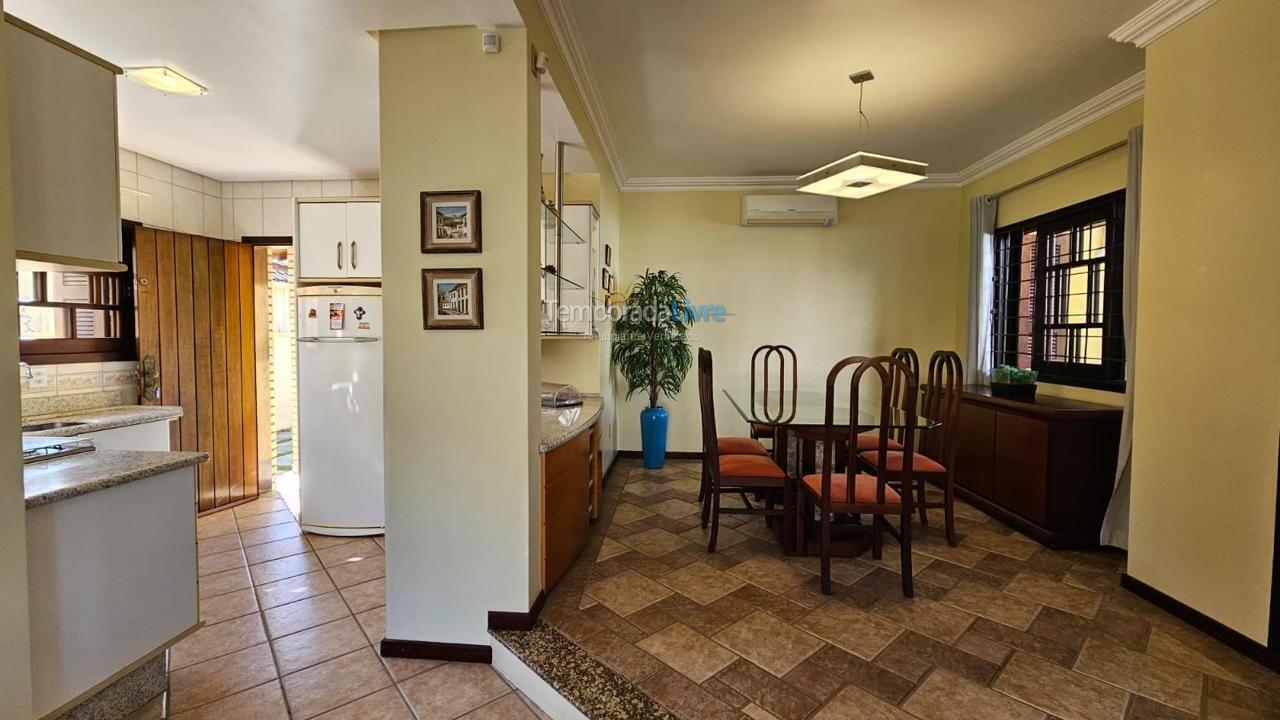 Casa para alquiler de vacaciones em Florianopolis (Praia dos Ingleses)