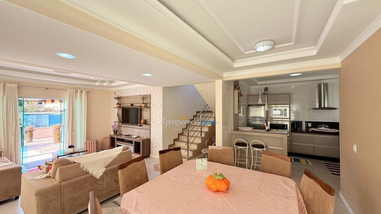 Casa para aluguel de temporada em Bombinhas (Canto Grande)