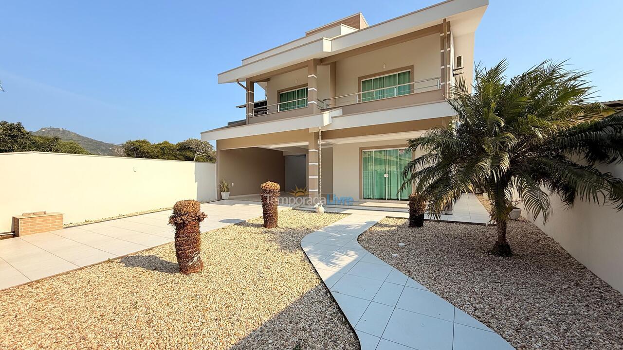 Casa para aluguel de temporada em Bombinhas (Canto Grande)