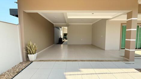 Casa Espaçosa à 400m da Praia de Mariscal