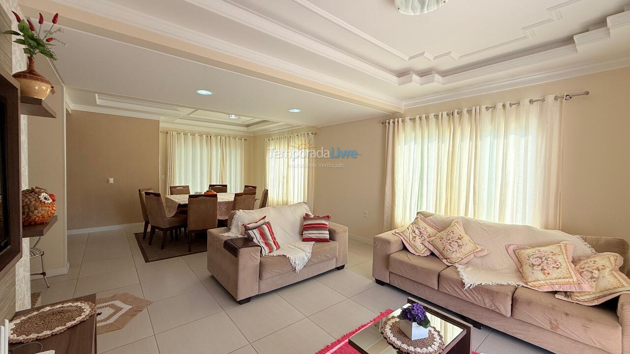 Casa para aluguel de temporada em Bombinhas (Canto Grande)