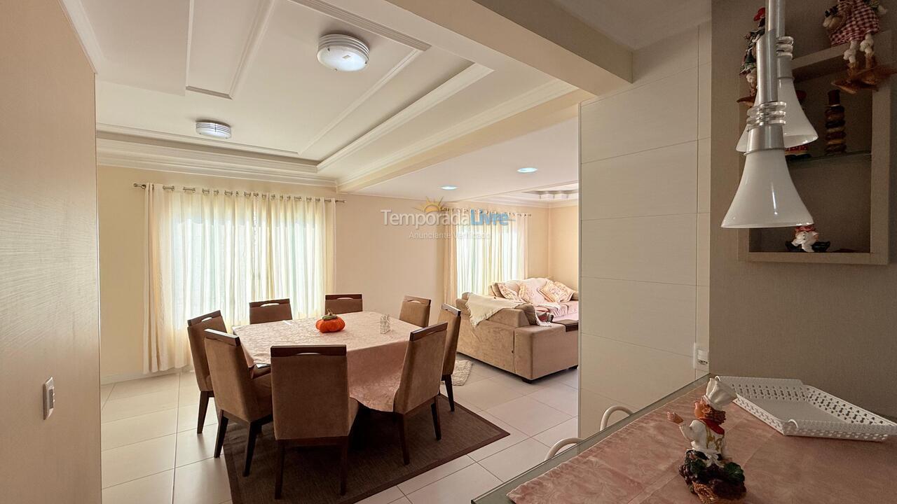 Casa para aluguel de temporada em Bombinhas (Canto Grande)